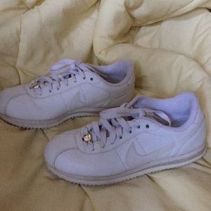 Nike Cortez 👟price is firm👟